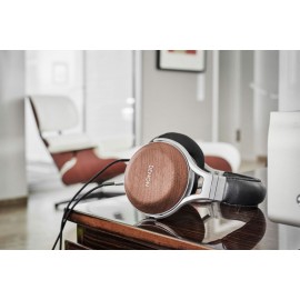 Denon AH-D7200,  Casque circum-auriculaire de référence